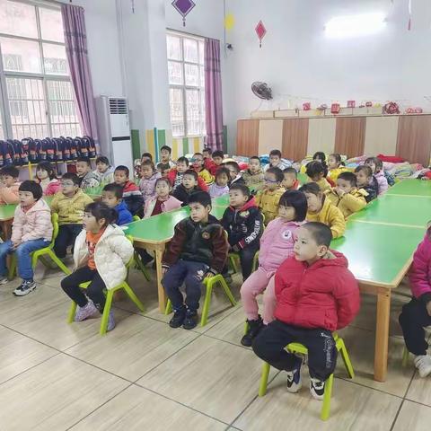 圣贤幼儿园大二班十二月冬天的快乐