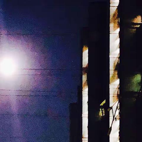 月亮，月亮，你别睡