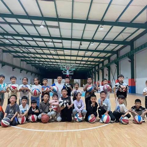 领动篮球训练营/这个冬天“燃”爆你的篮球世界