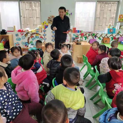 新世纪幼儿园中五班——家长进课堂  英语乐体验