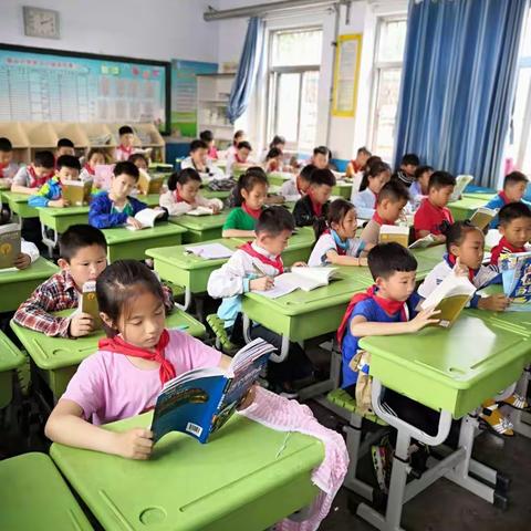 充实、感动、期许  ——临山小学西校语文活动总结