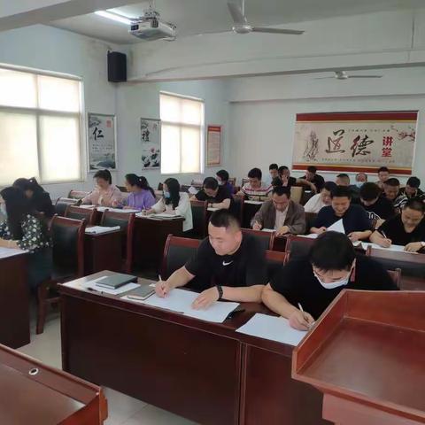 灞陵街道党工委组织党员干部进行意识形态知识测试