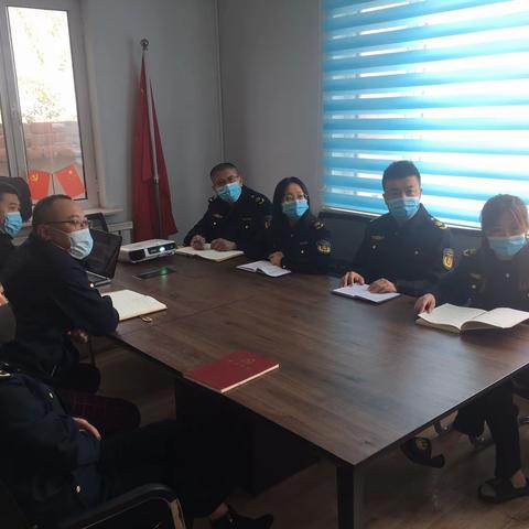 三大队组织观看“云上交通学习周”直播讲座