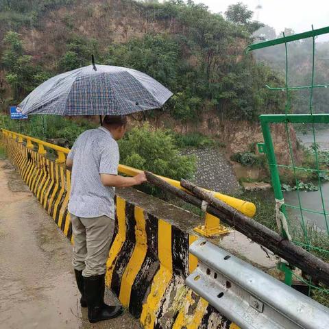落实防汛责任   筑牢防汛堤坝——马额街道在行动