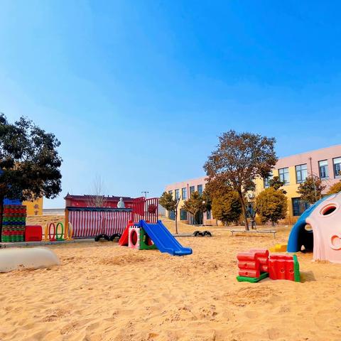 回归童真，玩转沙水--罗庄区教育实验幼儿园中二班