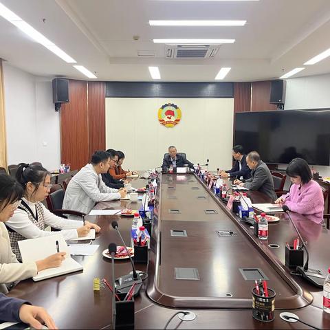 市政协党组书记、主席蒋明清与市政协机关科级干部座谈
