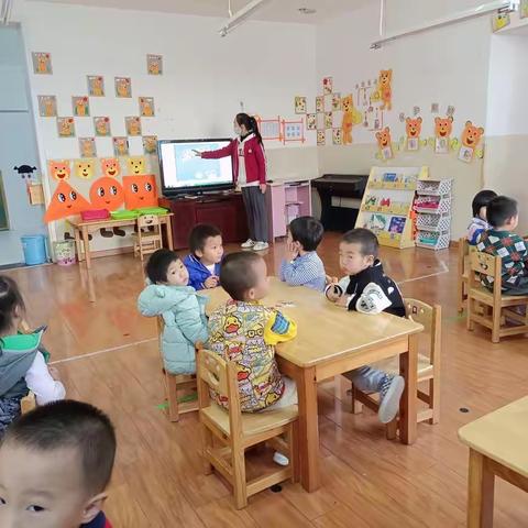 🍎红苹果幼儿园——小三班🍎科学小实验《会游动的小鱼🐟》