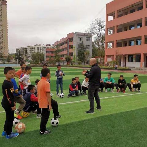 凤冈县第四小学"四点半"+社团活动