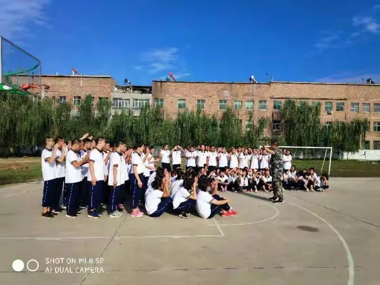 曲阳四中2018级新生军训纪实9月2日军训第一天