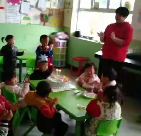 祝邓梓涵宝贝生日快乐！