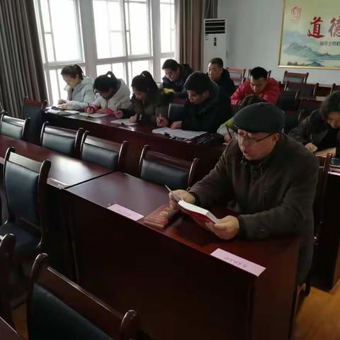 沁阳市社机关组织上党课学习党的十九大精神