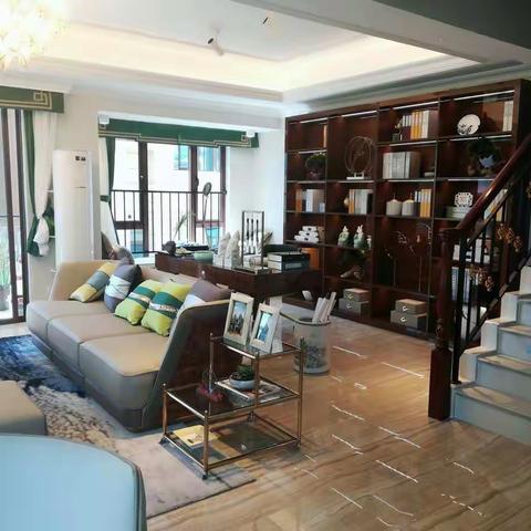 碧桂园叠墅，130/方。带温泉入户，带精装均价1.3万-1.6万。4房-3卫-一厅首付三成，70年产权