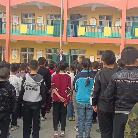 西寺庄乡中万安小学应急逃生演练