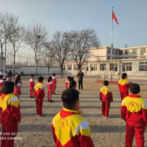 地震来临不慌张，逃生避险有良方-洇溜镇中心小学小学开展地震逃生演练活动