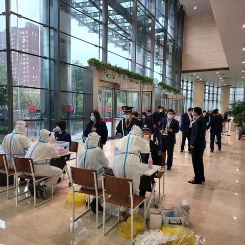 管理部门团支部 交银大厦核酸检测志愿服务活动