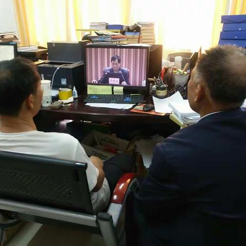 提蒙乡组织收看全国非洲猪瘟防疫和复养技术大讲堂