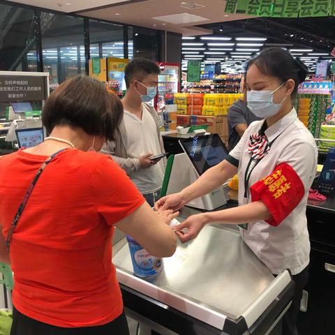 爱岗敬业 无私奉献 服务标杆 争创先进﻿——记铁桥店收银合伙人邹晓玲