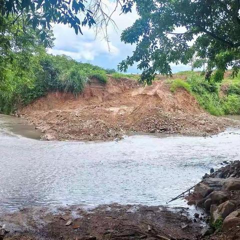 打击非法采砂，维护河湖健康生命