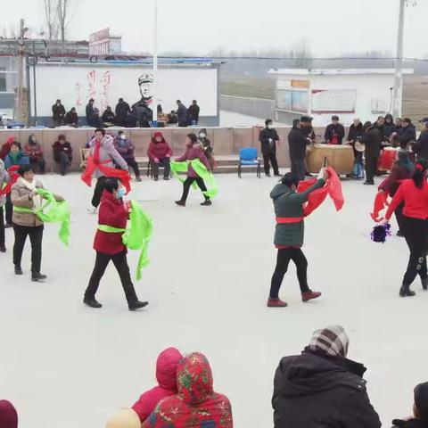 新五村举行“庆新年”专题文艺演出