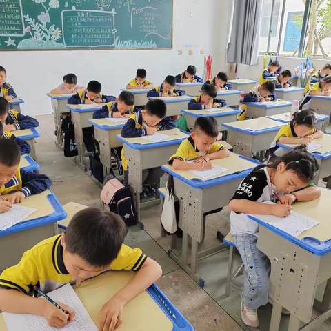 “我速算 我快乐”——记恩江三小二年级数学速算比赛