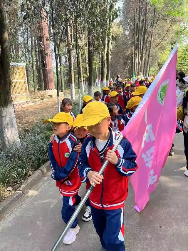 水桥小学一年级四班校外研学活动