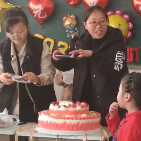 桂林路小学四年级四班快乐元旦