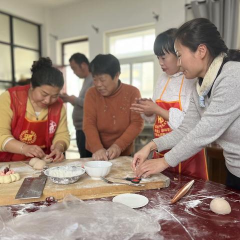 濮阳县子岸镇: 巧手蒸花馍，喜迎二月二