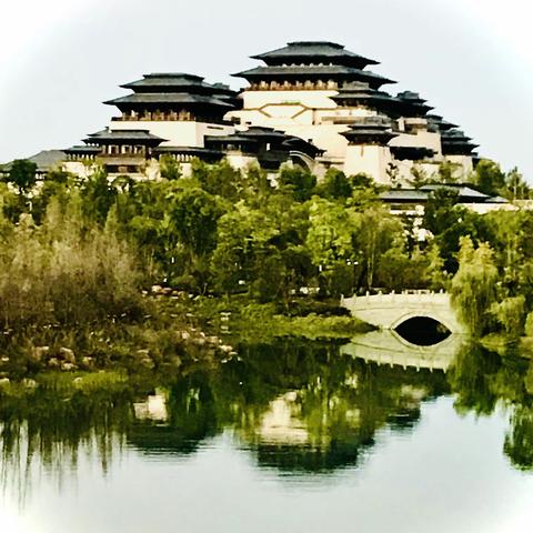 兴汉胜境汉人老家街夜景