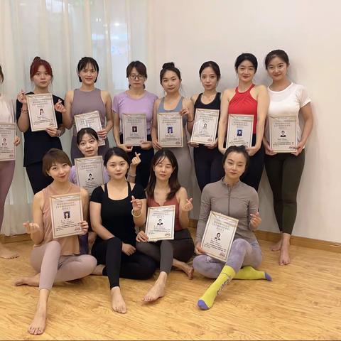 长空鸣雁秋时至  桃李满园又一年