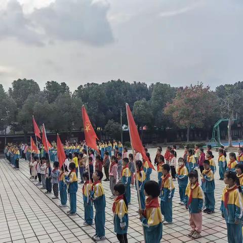 喜迎建队日，争做好队员——长寿镇小学新队员入队仪式