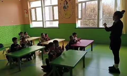 学习雷锋好榜样，传递童年正能量