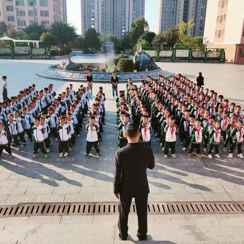 弘扬雷锋精神，争做新时代好少年
