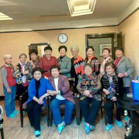 初中同学分别50年再相聚