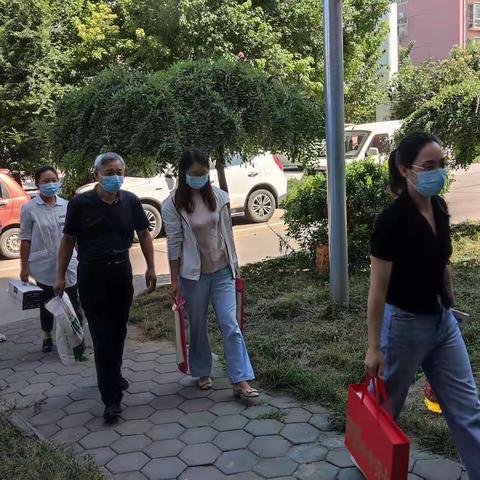 关爱计生特困家庭   中秋慰问暖人心扉