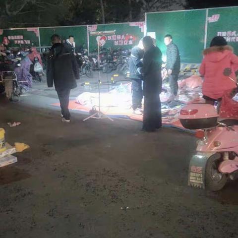 加强市容管理，共创文明城市