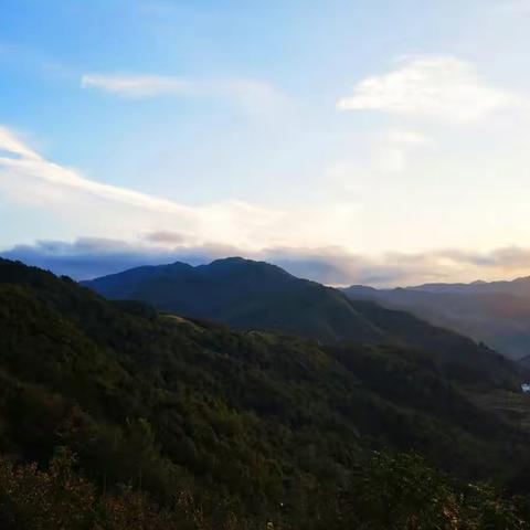 雨过天晴坝河美景，美丽的伏羲山下马湾村，一组摄影美图分享！