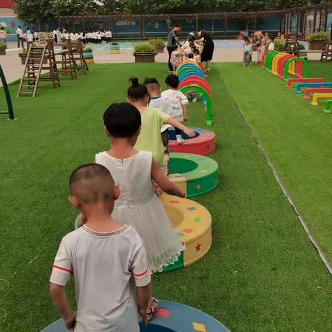 倾情教育事业，做最美幼儿教师