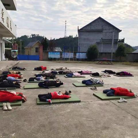 均衡教育发展:乡村里的瑜伽学校