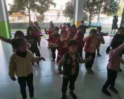 霞美乐学幼儿园学二班一周精彩回顾——第19周