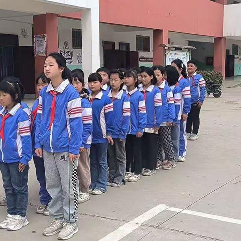 关爱学生，幸福成长——齐堡小学四年级一班 体育课