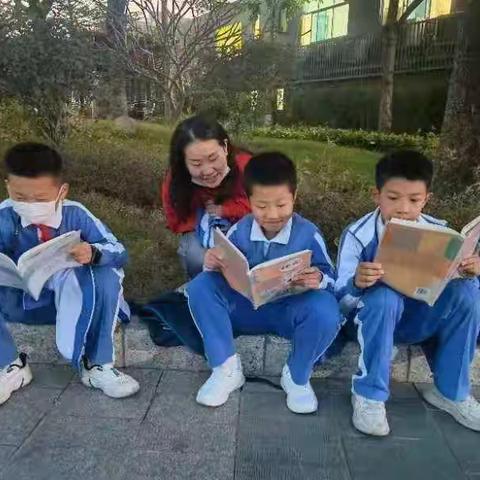 阅读与我同行，书香伴我成长！