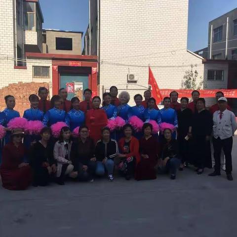 银杏社区携手银杏艺术团一起为“扫黑除恶”宣传做文艺汇演