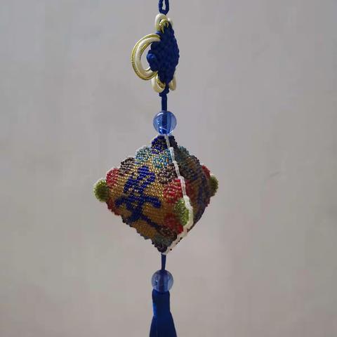 惠州市实验小学三1班    ——                        小香包，大传承