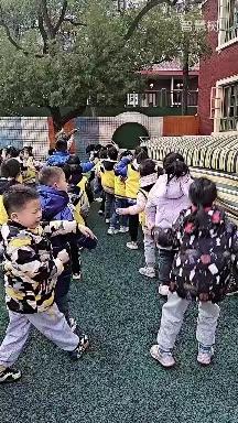 南华幼儿园黄桃班-新学期，新开始，我们是一群快乐的“小天使”