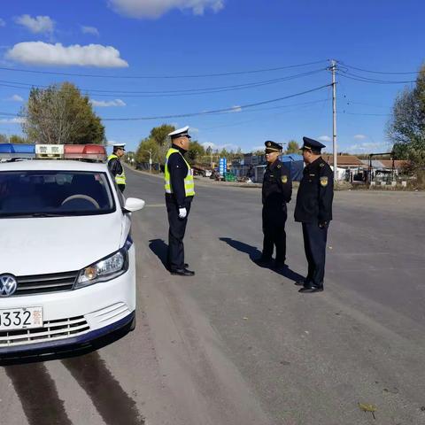 扎兰屯市农牧业综合行政执法大队联合公安交警开展“国庆”农机安全生产大检查