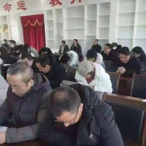 静心聆听汲精华 潜心学习铸教育