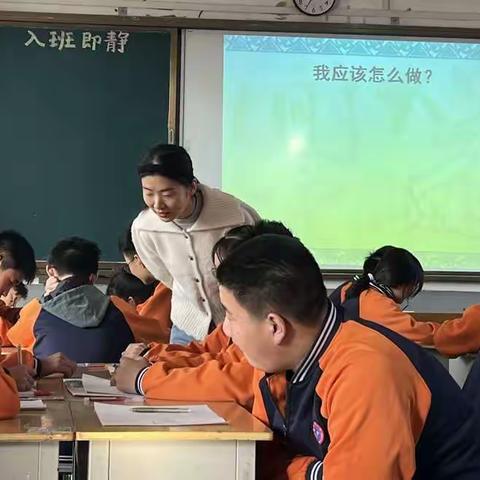 齐心协力同发展，联袂赋能共提高——济源高级中学三人行班主任工作室到邵原中心校举行德育工作交流会