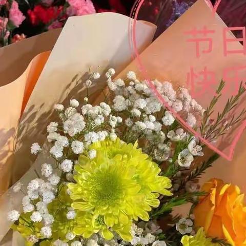 【党建引领】巾帼心向党    抗疫展风采---- 呼和浩特市第四十中学特别的女神节
