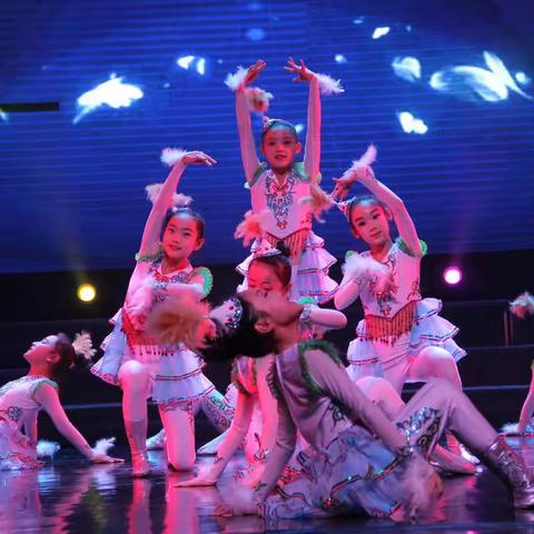 2020年石河子工人文化宫·华艺舞蹈学校迎新年暨教学汇报演出精装版-第四集