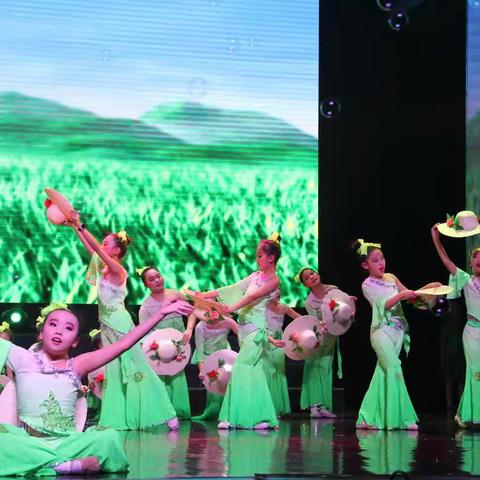 2020年石河子工人文化宫·华艺舞蹈学校迎新年暨教学汇报演出精装版-第八集